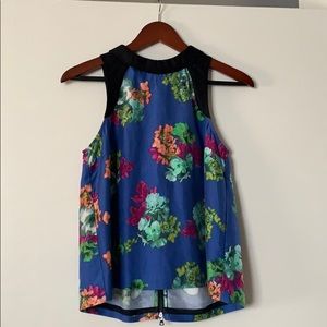 Sleeveless cut and sew zipper top